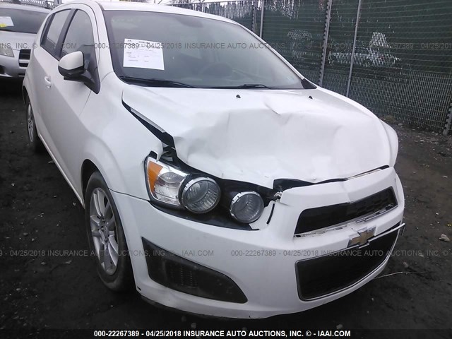 1G1JA6SH8C4142626 - 2012 CHEVROLET SONIC LS WHITE photo 6