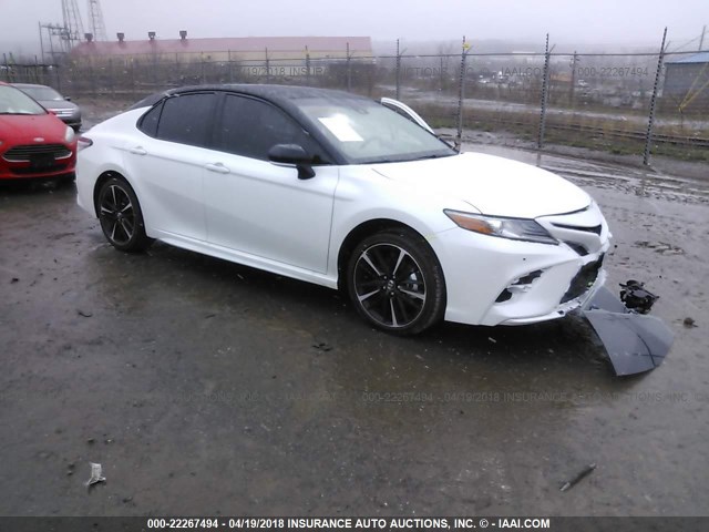 4T1B61HK7JU093611 - 2018 TOYOTA CAMRY XSE WHITE photo 1