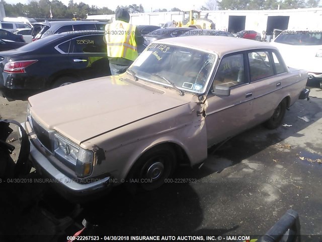 YV1AX4546B1683722 - 1981 VOLVO 244 BEIGE photo 2