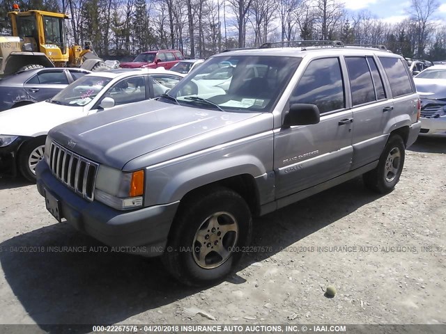 1J4GZ58S7WC310929 - 1998 JEEP GRAND CHEROKEE LAREDO/TSI SILVER photo 2