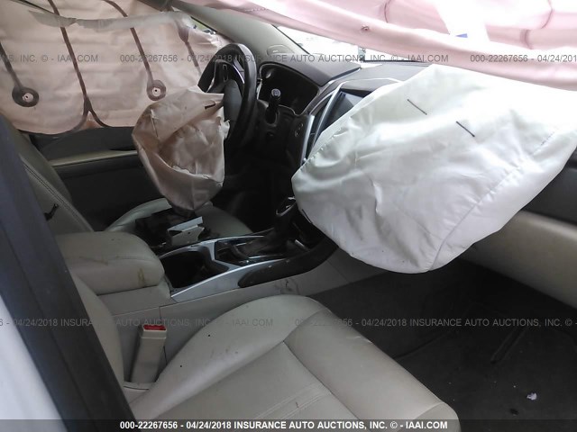 3GYFNDE39DS624247 - 2013 CADILLAC SRX PERFORMANCE COLLECTION WHITE photo 5