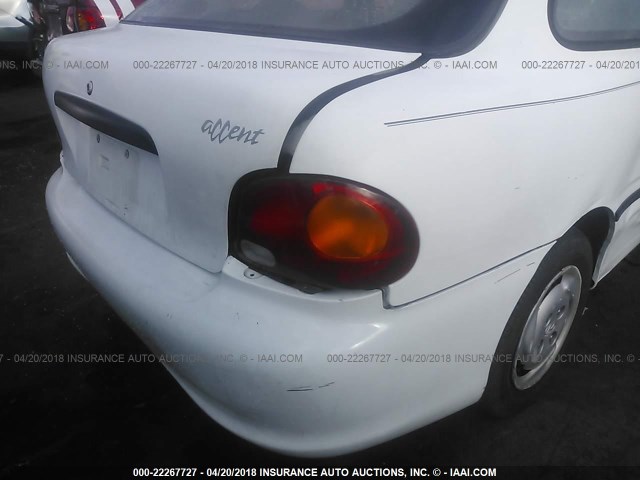 KMHVD14N9TU190007 - 1996 HYUNDAI ACCENT L WHITE photo 6