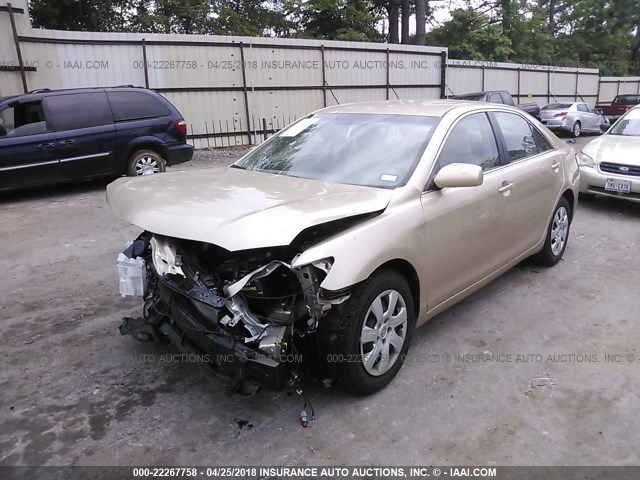 4T1BF3EK6BU609734 - 2011 TOYOTA CAMRY SE/LE/XLE GOLD photo 2