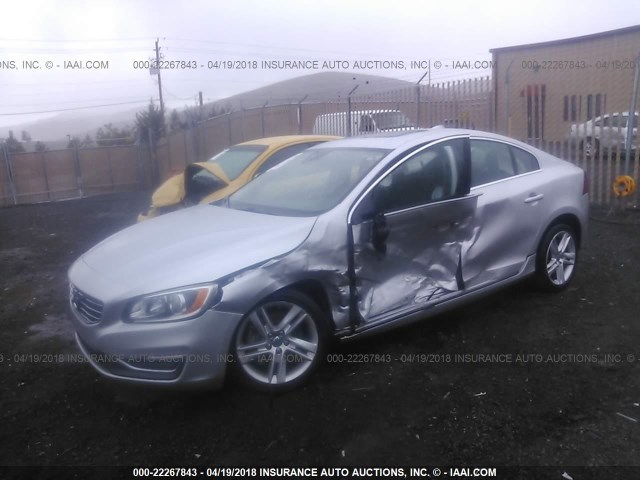 YV1612TB0F1308847 - 2015 VOLVO S60 PREMIER SILVER photo 2