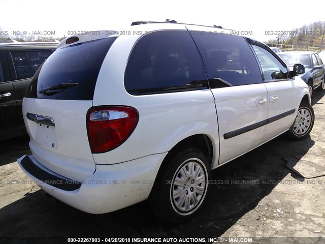 1C4GP45R25B103702 - 2005 CHRYSLER TOWN & COUNTRY  WHITE photo 4