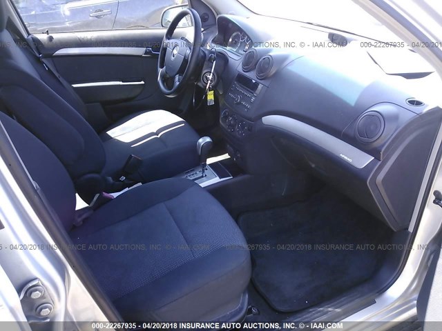 KL1TD5DE2BB210411 - 2011 CHEVROLET AVEO LS/LT 银色 照片 5