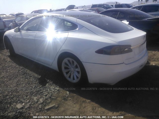 5YJSA1E14GF154560 - 2016 TESLA MODEL S WHITE photo 3
