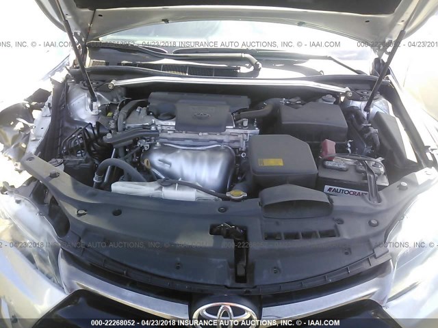4T1BF1FK9FU478856 - 2015 TOYOTA CAMRY LE/XLE/SE/XSE ვერცხლისფერი ფოტო 10