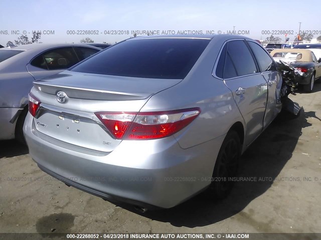 4T1BF1FK9FU478856 - 2015 TOYOTA CAMRY LE/XLE/SE/XSE SILVER photo 4