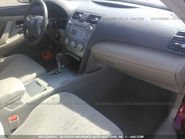 4T4BF3EK3AR012738 - 2010 TOYOTA CAMRY SE/LE/XLE RED photo 5