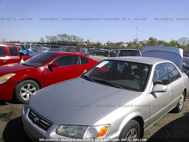 4T1BG22KXYU715379 - 2000 TOYOTA CAMRY CE/LE/XLE 银色 照片 2