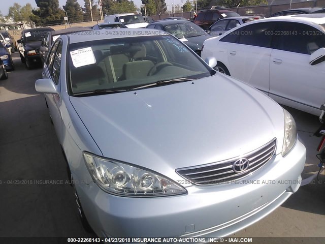 JTDBE32K753025445 - 2005 TOYOTA CAMRY LE/XLE/SE Light Blue photo 1
