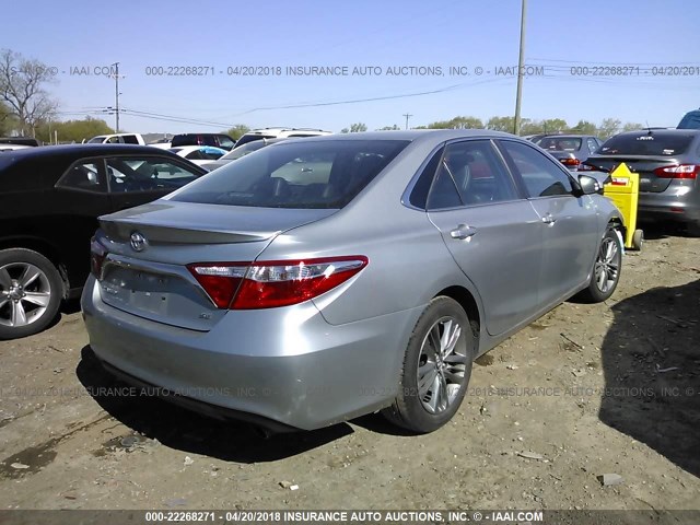 4T1BF1FK8HU304344 - 2017 TOYOTA CAMRY LE/XLE/SE/XSE SILVER photo 4