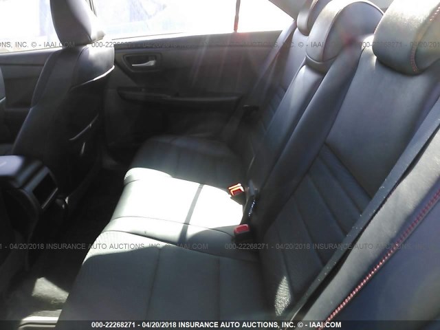 4T1BF1FK8HU304344 - 2017 TOYOTA CAMRY LE/XLE/SE/XSE SILVER photo 8