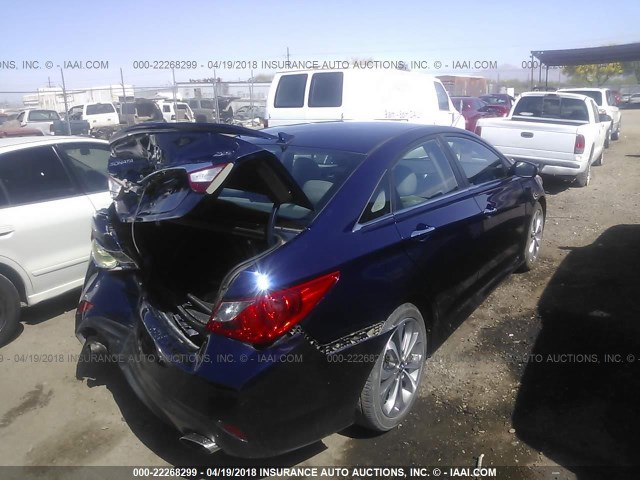 5NPEC4AB4EH922267 - 2014 HYUNDAI SONATA SE/LIMITED BLUE photo 4