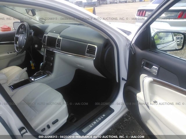 3LNDL2L30CR823361 - 2012 LINCOLN MKZ HYBRID WHITE photo 5