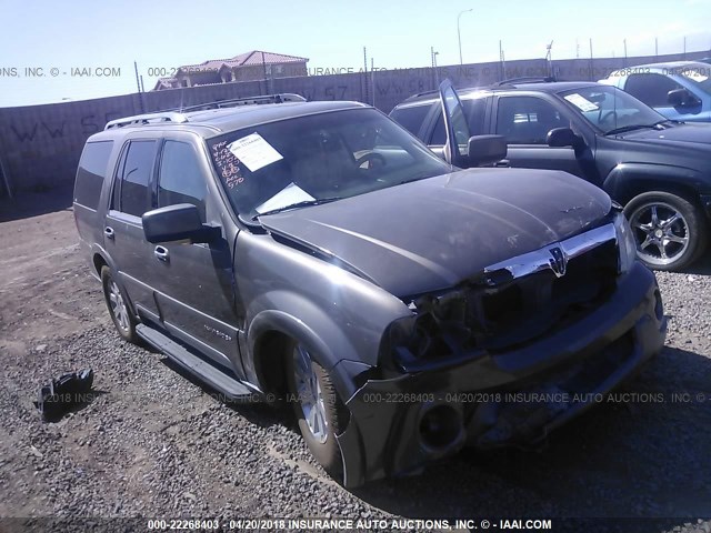 5LMFU28R54LJ08849 - 2004 LINCOLN NAVIGATOR GRAY photo 1