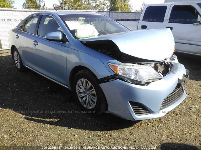 4T1BF1FKXDU689125 - 2013 TOYOTA CAMRY L/SE/LE/XLE 浅蓝色 照片 1