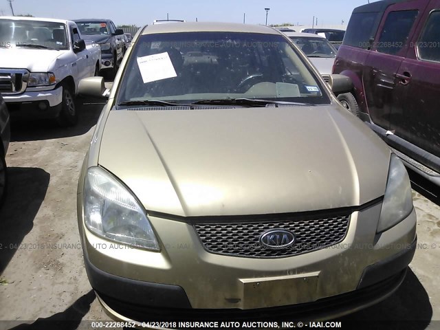 KNADE123186327710 - 2008 KIA RIO LX/SX GOLD photo 6