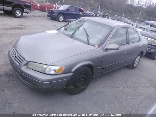 4T1BG22K3VU019197 - 1997 TOYOTA CAMRY CE/LE/XLE GRAY photo 2