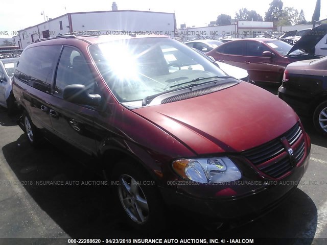 2D4GP44L15R456238 - 2005 DODGE GRAND CARAVAN SXT RED photo 1