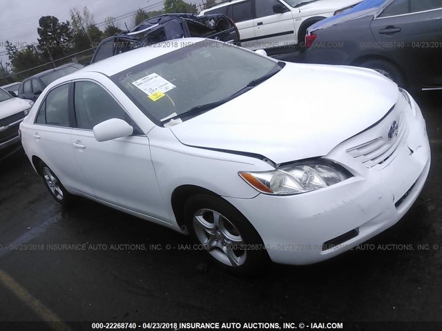 4T1BK46K17U555332 - 2007 TOYOTA CAMRY NEW GENERAT LE/XLE/SE WHITE photo 1