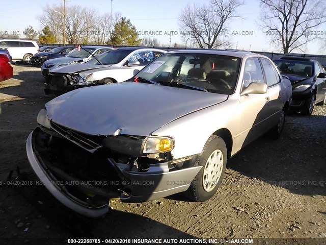 4T1BG12K6TU813876 - 1996 TOYOTA CAMRY DX/LE/XLE ოქროსფერი ფოტო 2