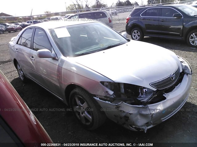 4T1BE32K52U549601 - 2002 TOYOTA CAMRY LE/XLE/SE ნაცრისფერი ფოტო 1