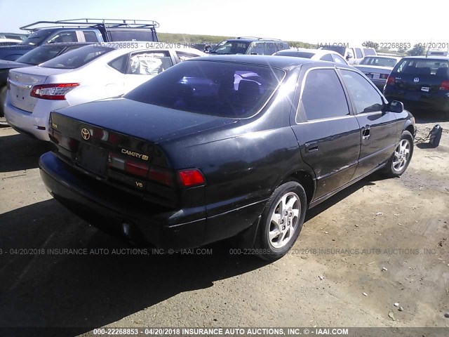 JT2BF22K8V0075787 - 1997 TOYOTA CAMRY LE/XLE BLACK photo 4