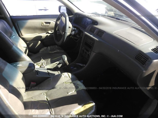 JT2BF22K8V0075787 - 1997 TOYOTA CAMRY LE/XLE შავი ფოტო 5
