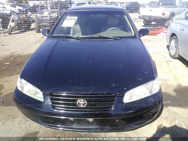 JT2BF22K8V0075787 - 1997 TOYOTA CAMRY LE/XLE შავი ფოტო 6