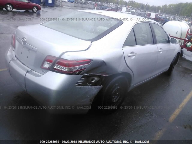 4T1BF3EK3BU624952 - 2011 TOYOTA CAMRY SE/LE/XLE SILVER photo 4