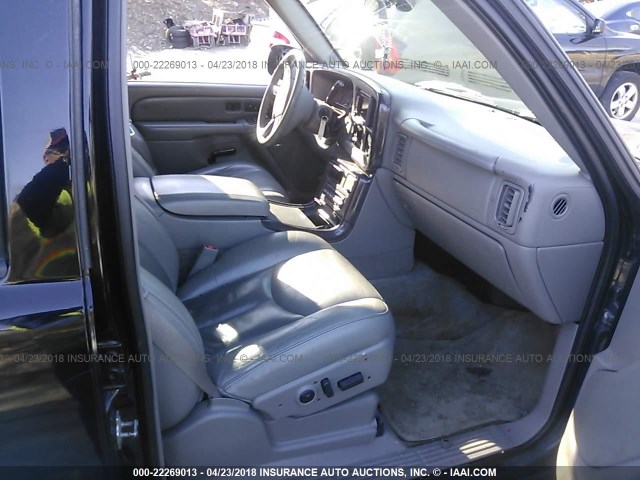 1GKEK63U74J208060 - 2004 GMC YUKON DENALI BLACK photo 5