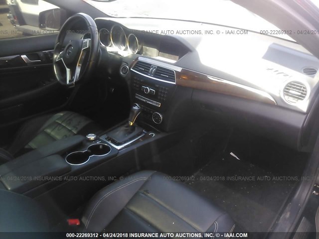 WDDGJ4HB5DG113793 - 2013 MERCEDES-BENZ C 250 BLACK photo 5