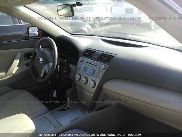 4T4BF3EK8AR029115 - 2010 TOYOTA CAMRY SE/LE/XLE 红色 照片 5