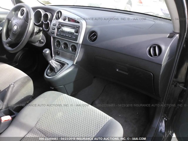 2T1KR32EX5C502570 - 2005 TOYOTA COROLLA MATRIX XR BLACK photo 5