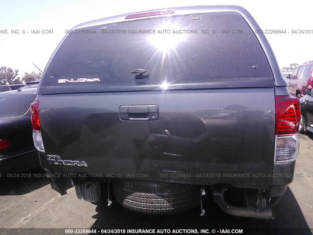 5TFRM5F11DX061041 - 2013 TOYOTA TUNDRA DOUBLE CAB SR5 GRAY photo 6