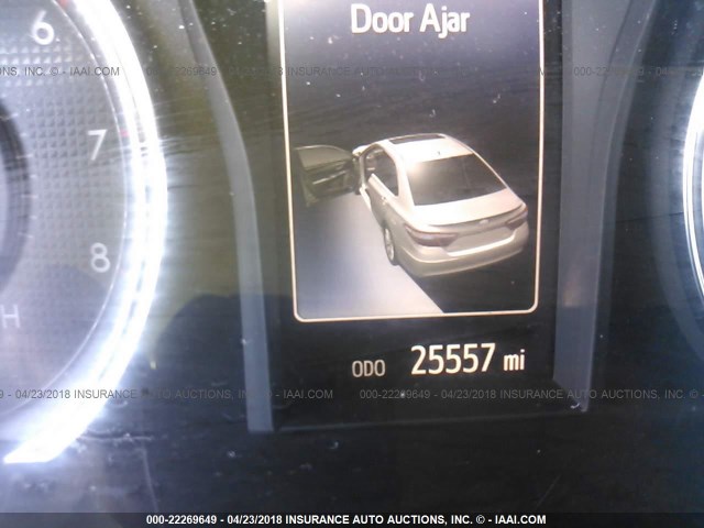 4T1BF1FK7GU552681 - 2016 TOYOTA CAMRY LE/XLE/SE/XSE WHITE photo 7