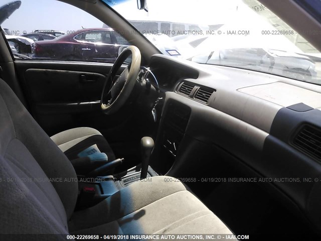 4T1BG22K91U836555 - 2001 TOYOTA CAMRY CE/LE/XLE WHITE photo 5