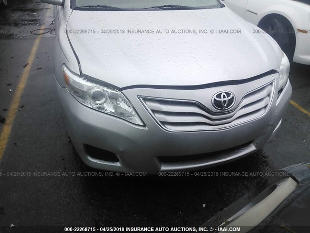 4T1BF3EK7AU024319 - 2010 TOYOTA CAMRY SE/LE/XLE SILVER photo 6