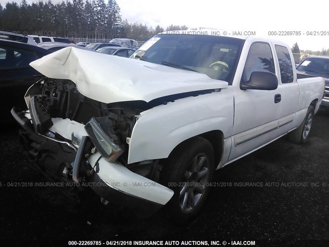 1GCEC19V86Z238636 - 2006 CHEVROLET SILVERADO C1500 WHITE photo 2