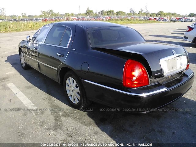 1LNHM84W84Y647172 - 2004 LINCOLN TOWN CAR EXECUTIVE L BLACK photo 3