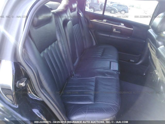 1LNHM84W84Y647172 - 2004 LINCOLN TOWN CAR EXECUTIVE L BLACK photo 8