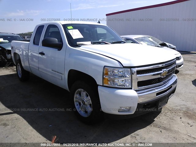 1GCEK29039Z138249 - 2009 CHEVROLET SILVERADO K1500 LT WHITE photo 1