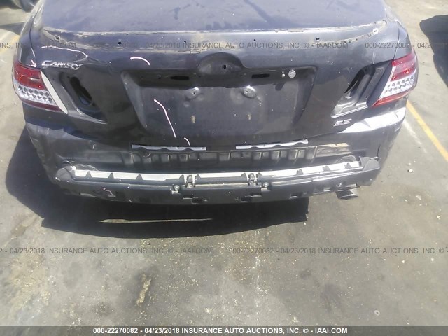 4T1BF3EK6BU193636 - 2011 TOYOTA CAMRY SE/LE/XLE GRAY photo 6