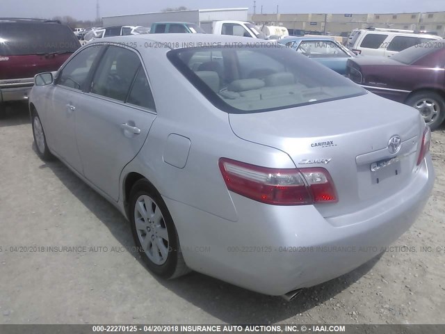 4T1BK46K27U551788 - 2007 TOYOTA CAMRY NEW GENERAT LE/XLE/SE SILVER photo 3