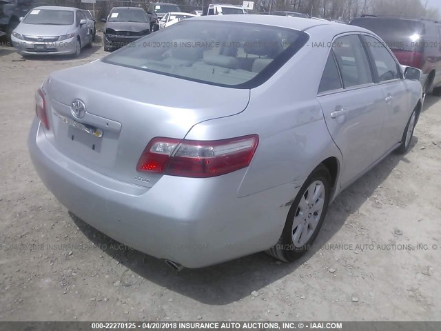 4T1BK46K27U551788 - 2007 TOYOTA CAMRY NEW GENERAT LE/XLE/SE SILVER photo 4