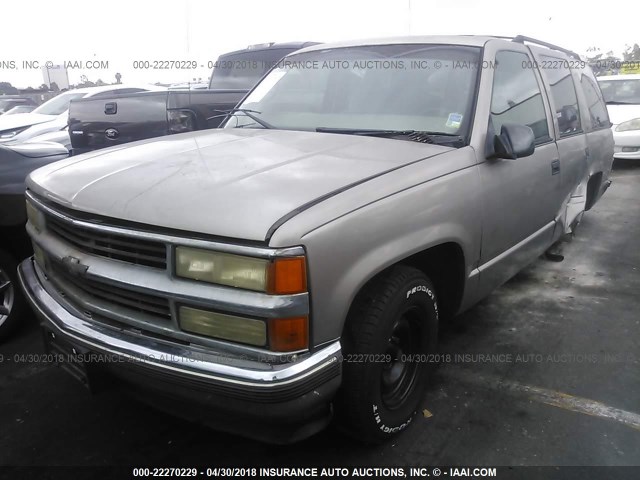 1GNEC13RXXJ538276 - 1999 CHEVROLET TAHOE C1500 BROWN photo 2