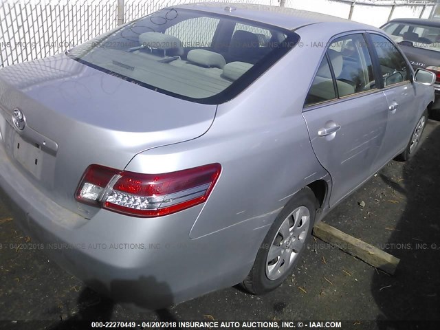 JTNBF3EK9B3007027 - 2011 TOYOTA CAMRY SE/LE/XLE 银色 照片 4