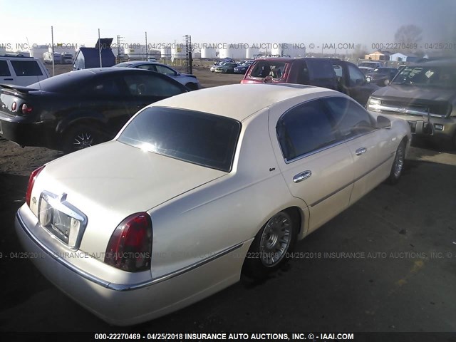 1LNFM83W8WY665263 - 1998 LINCOLN TOWN CAR CARTIER WHITE photo 4